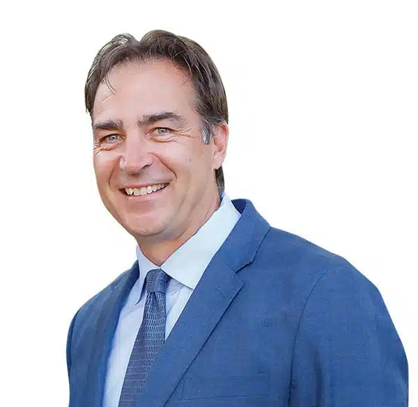 headshot of dr eric schmidt